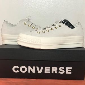 NWT Converse Frilly Thrills Platform Sneaker